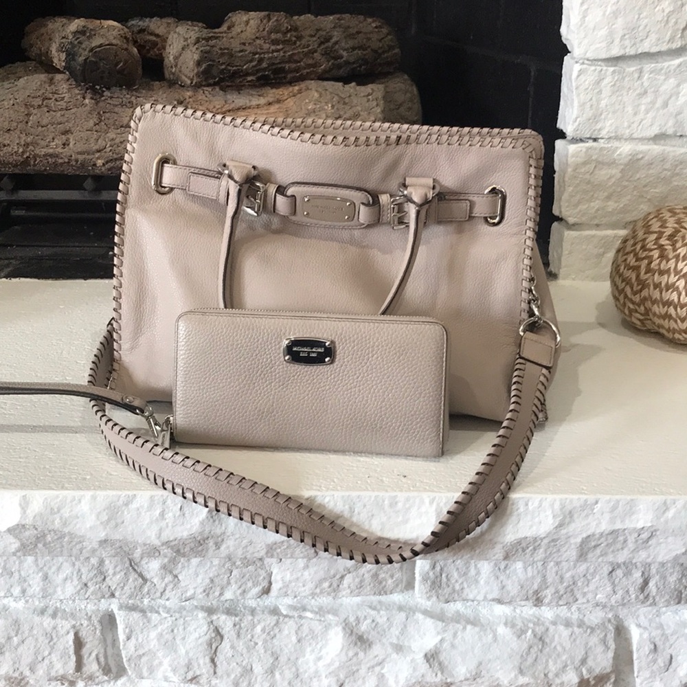 Michael Kors purse & wristlet wrap zip wallet